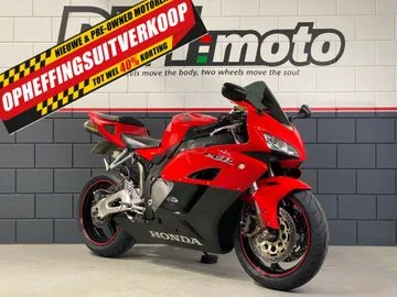 Honda CBR 1000 RR Fireblade (2004) — foto 1