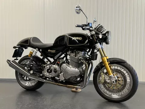 Norton Commando 961 (2012) — foto 1