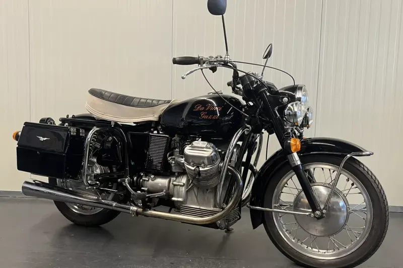 Moto Guzzi V7 SPECIAL (1972)