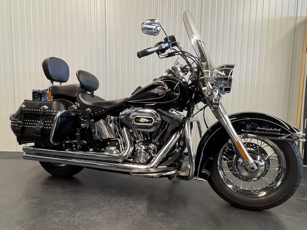 Harley-Davidson Heritage FLSTC SOFTAIL CLASSIC (2010) — foto 1