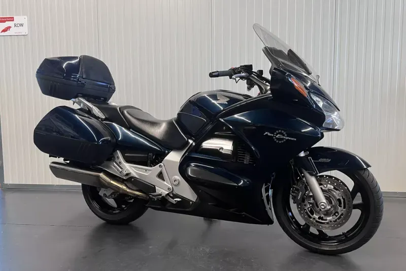 Honda ST 1300 PAN European (2002)