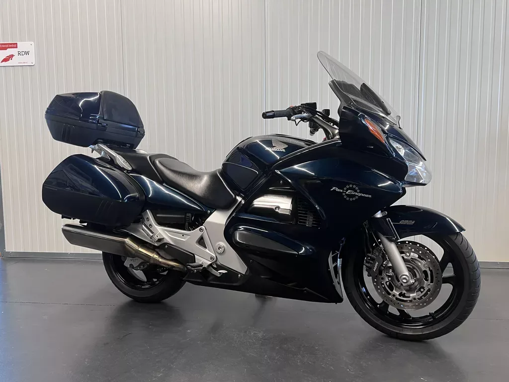 Honda ST 1300 PAN European (2002) — foto 1