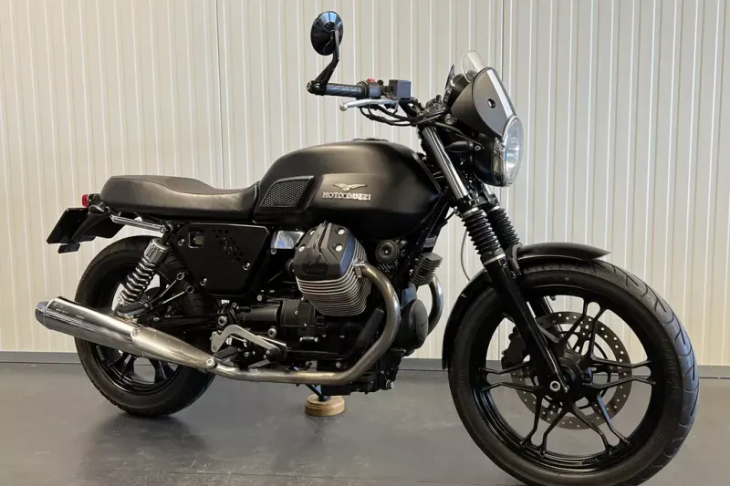 Moto Guzzi V7 (2012)