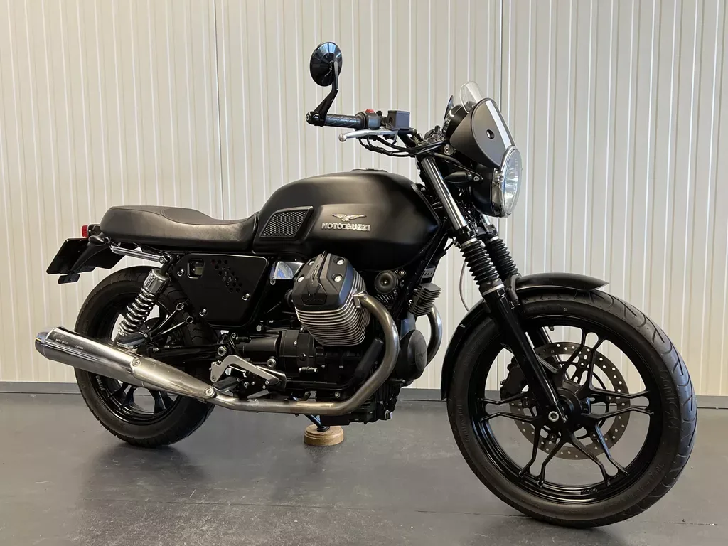 Moto Guzzi V7 (2012) — foto 1