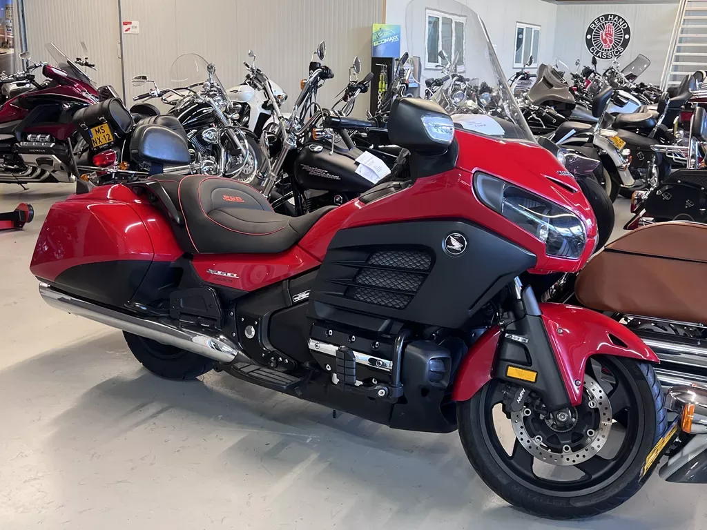 Honda GL 1800 GOLDWING BAGGER F6B (2013) — foto 1