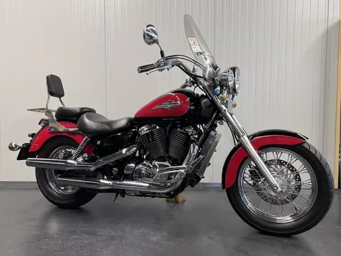 Honda VT 1100 (1995) — foto 1