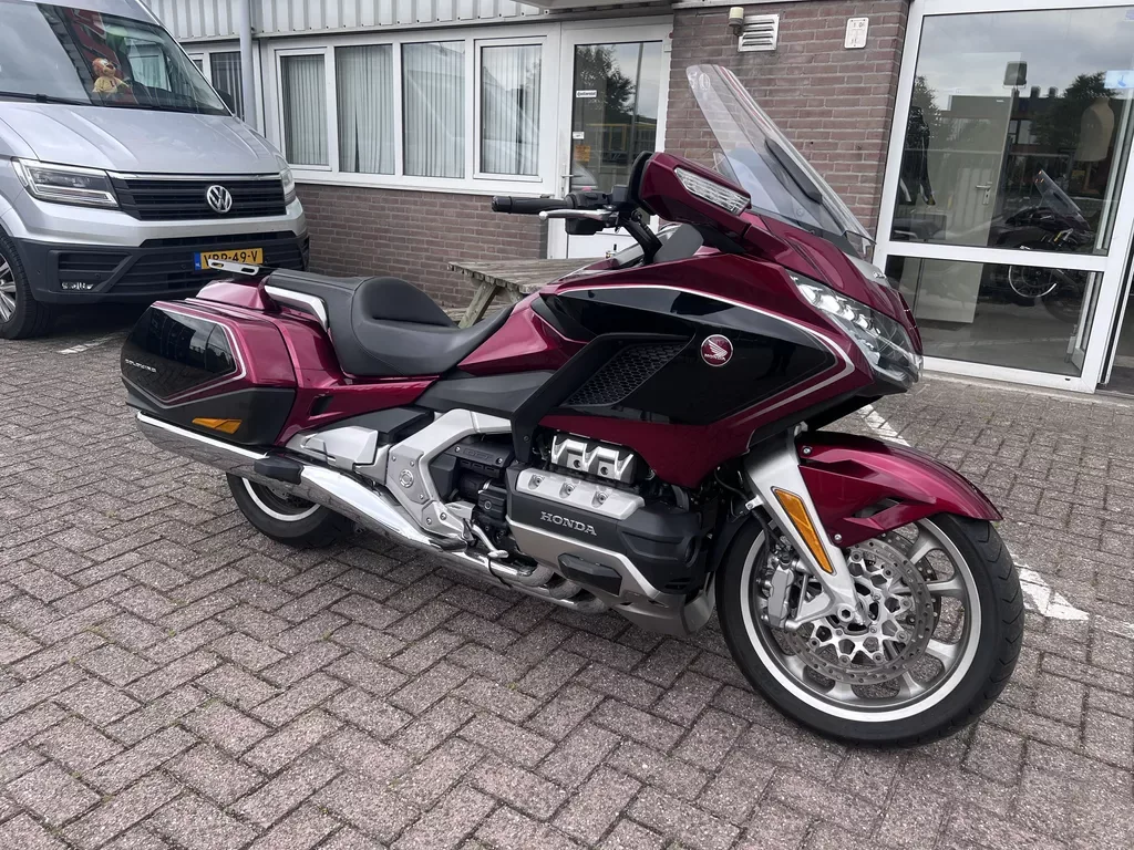 Honda GL 1800 TOUR DE LUXE BAGGER DCT (2018) — foto 1