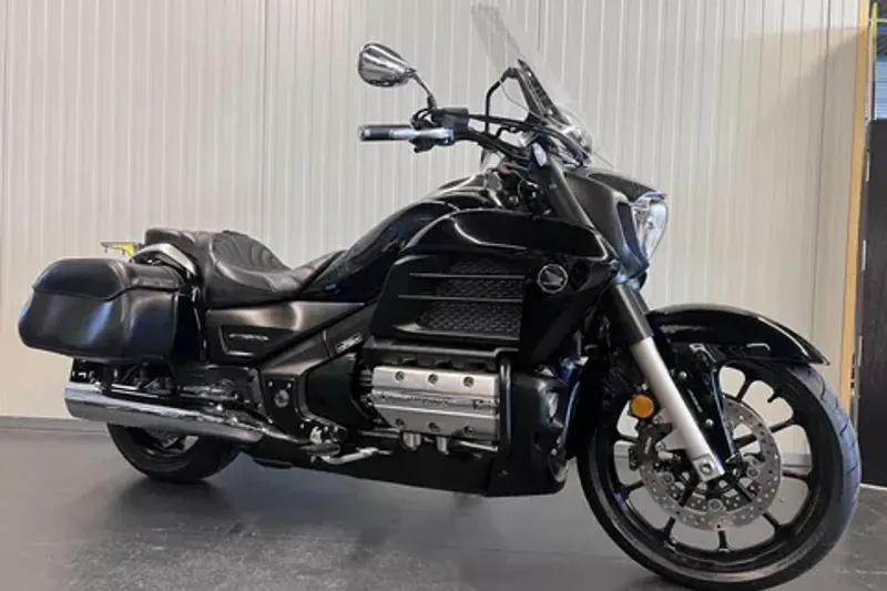 Honda GL 1800 F6C VALKYRIE GOLDWING (2014)