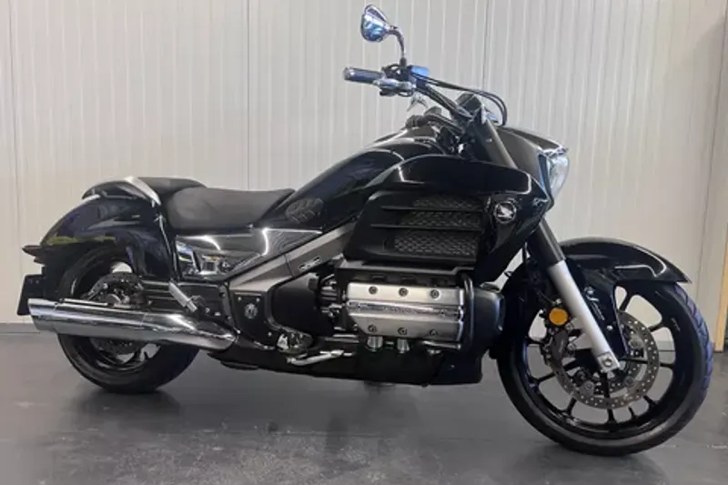 Honda GL 1800 F6C VALKYRIE GOLDWING (2014)