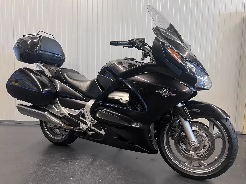Honda ST 1300 PAN European (2010) — foto 1
