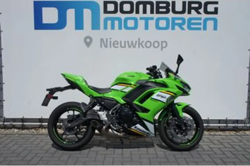 Kawasaki Ninja 650 KRT (2025)