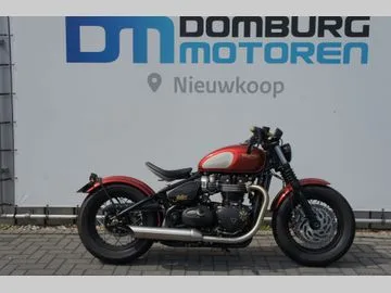 Triumph Bonneville Bobber (2022) — foto 1