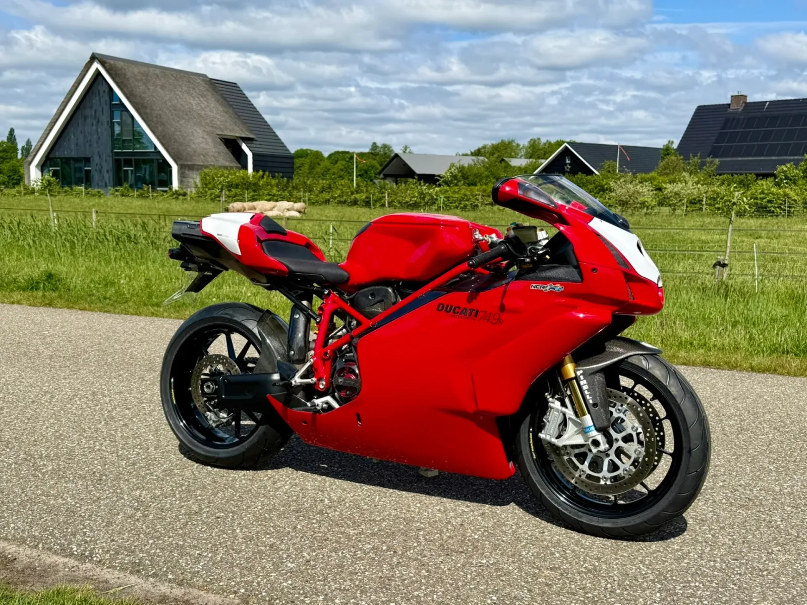 Ducati 749R (2005) — foto 1