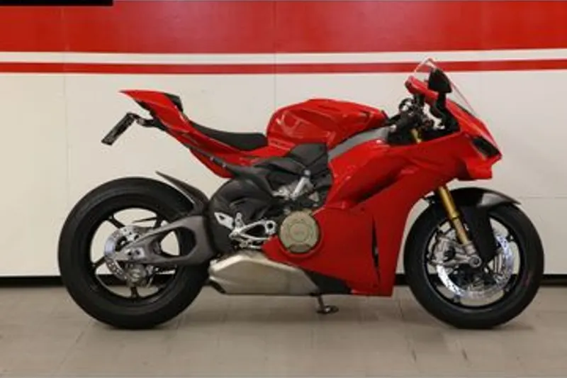 DUCATI PANIGALE V4 S (2024)