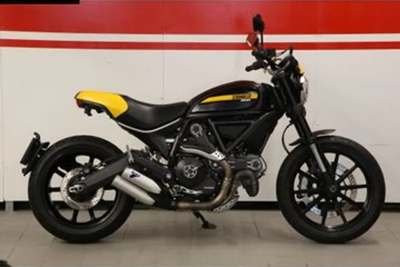 DUCATI SCRAMBLER FULL THROTTLE (2016)