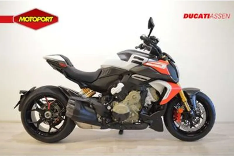 Ducati DIAVEL V4 RS (2026)