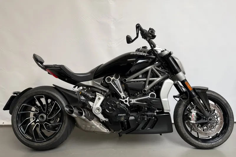 Ducati X Diavel S (2021)