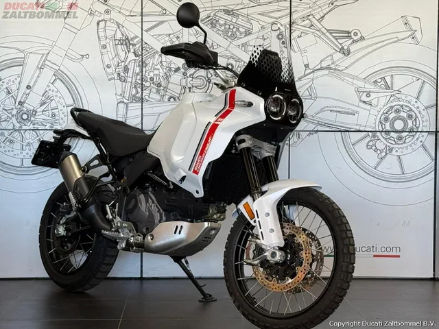 Ducati DESERTX (2022) — foto 1