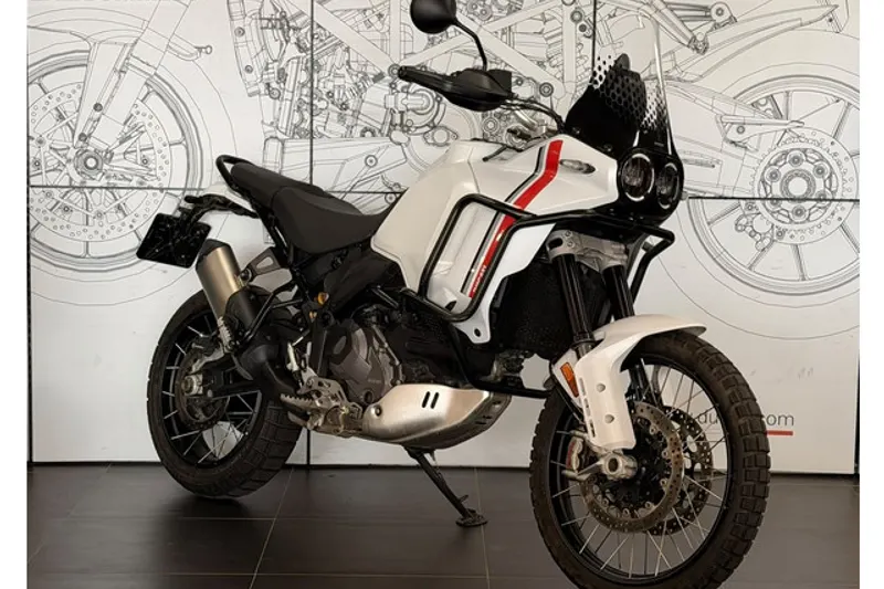 Ducati DesertX (2022)