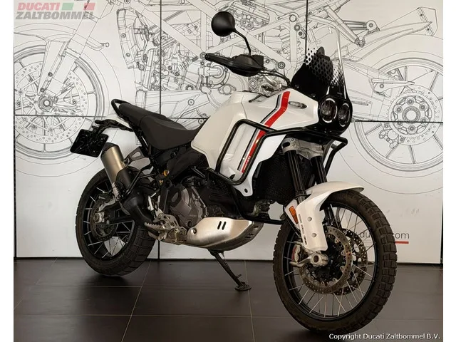 Ducati DesertX (2022) — foto 1