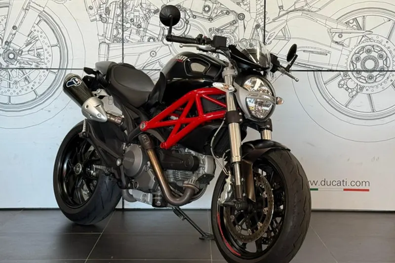 Ducati MONSTER (2011)