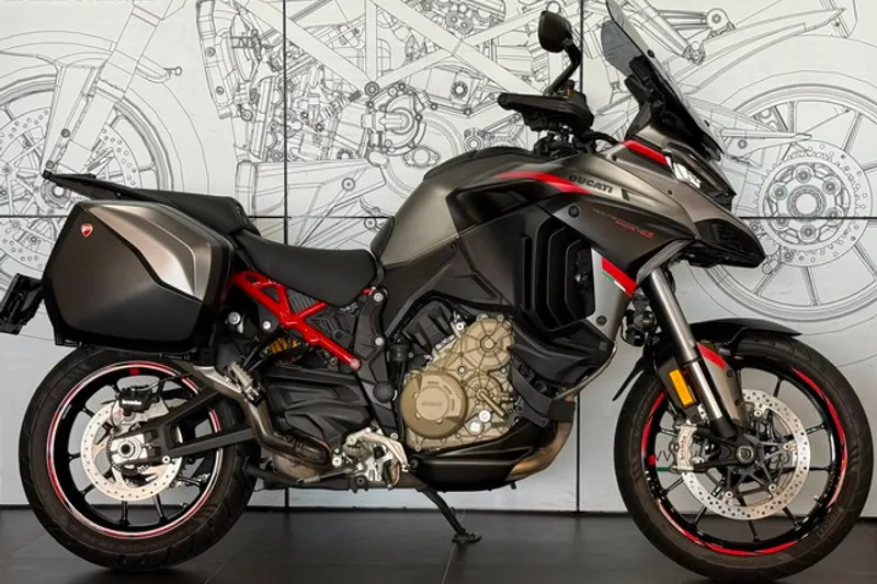 Ducati Multistrada V4S Grand (2024)