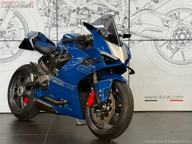 Ducati PANIGALE (2024) — foto 1