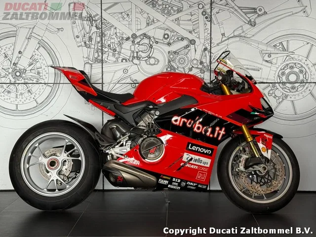 Ducati PANIGALE (2023) — foto 1
