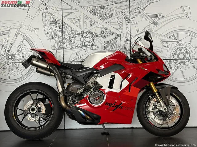 Ducati PANIGALE (2023) — foto 1