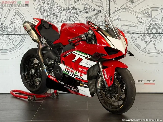 Ducati PANIGALE (2024) — foto 1