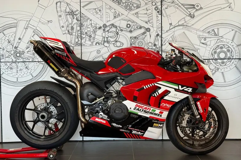 Ducati PANIGALE (2024)