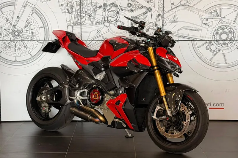 Ducati Streetfighter V4S (2025)