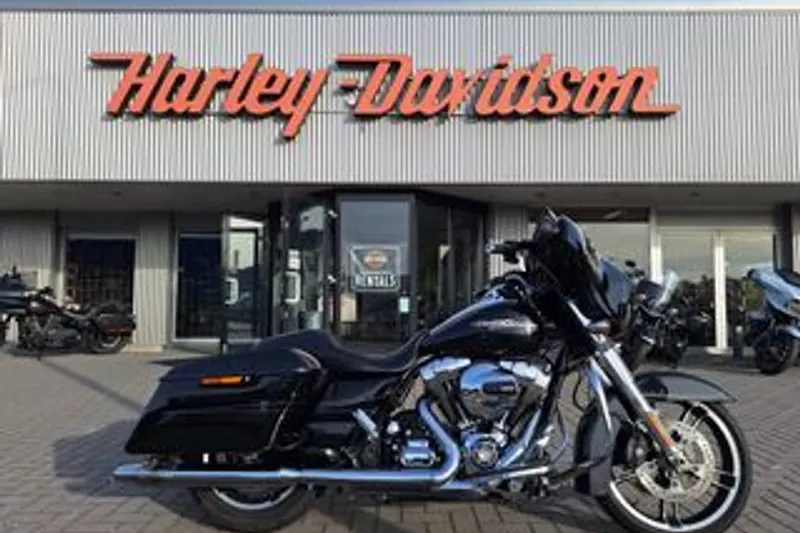 Harley-Davidson Street Glide (2015)