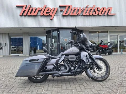 Harley-Davidson Street Glide (2015) — foto 1
