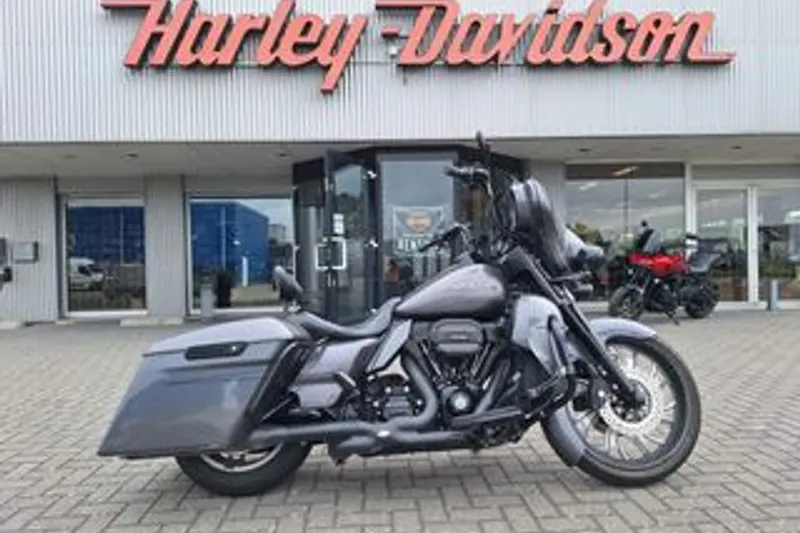 Harley-Davidson Street Glide (2015)