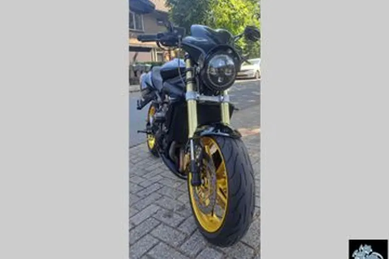 Triumph Street Triple 675 (2008)