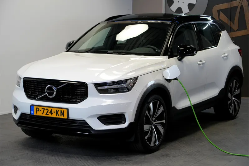 Volvo XC40 (2022)