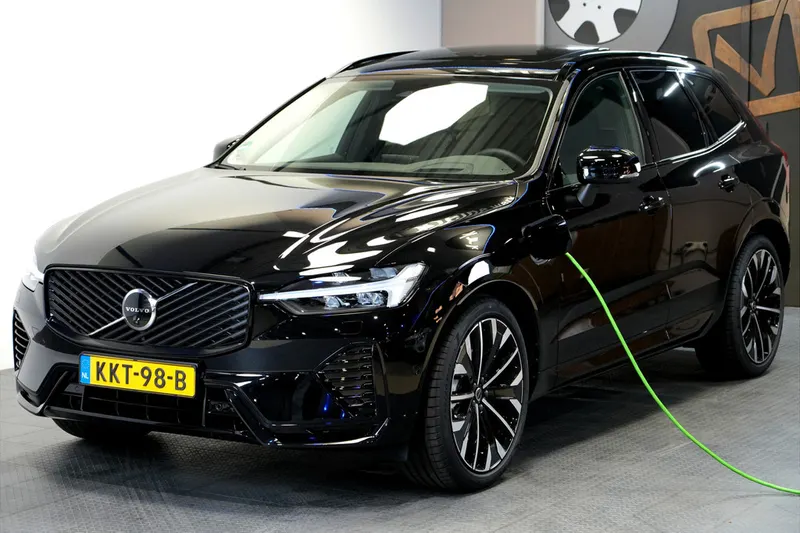 Volvo XC60 (2025)