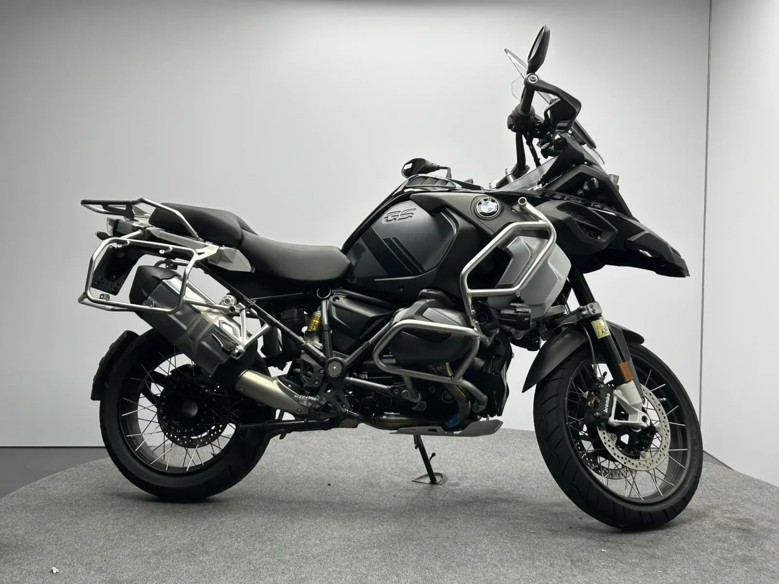 BMW R (2023) — foto 1