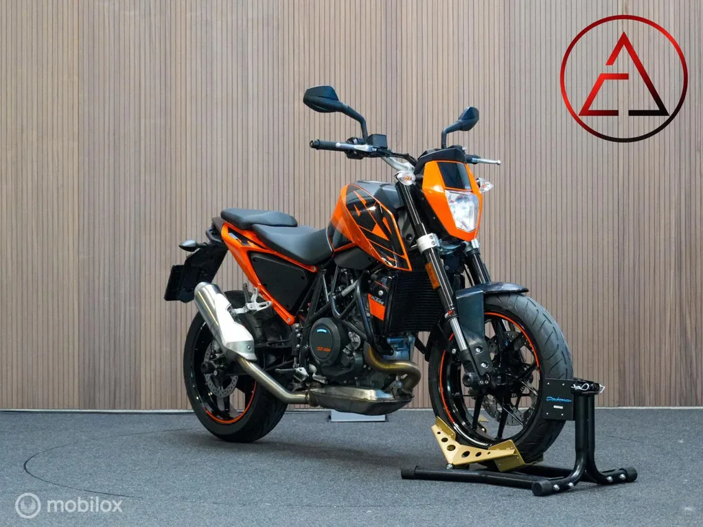 KTM 690 Duke (2017) — foto 1
