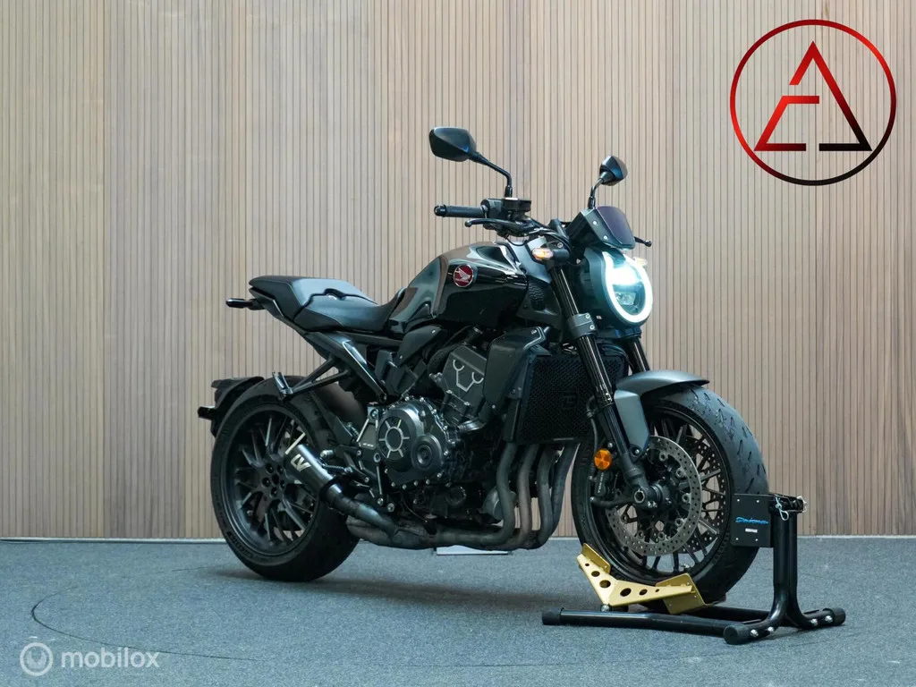 Honda CB 1000R Black Edition (2022) — foto 1