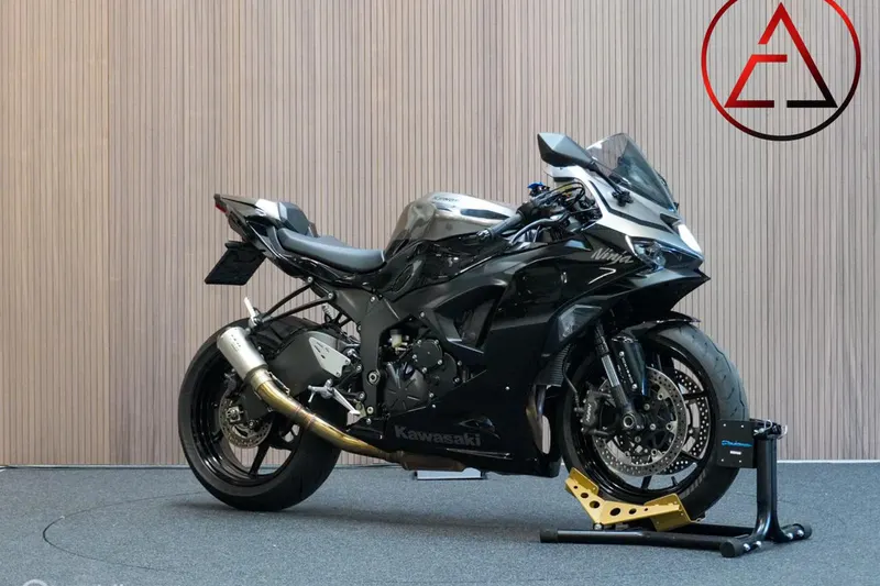 Kawasaki Ninja ZX-6R (2024)
