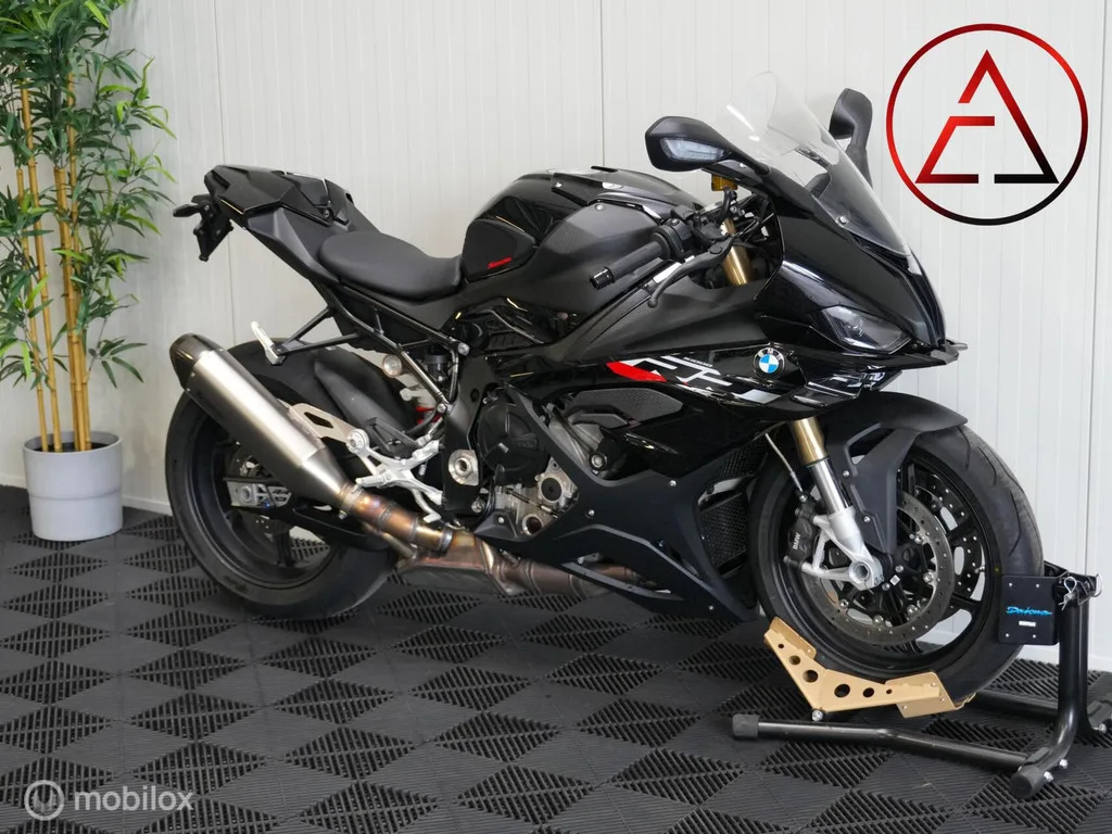 BMW S S 1000 RR (2025) — foto 1