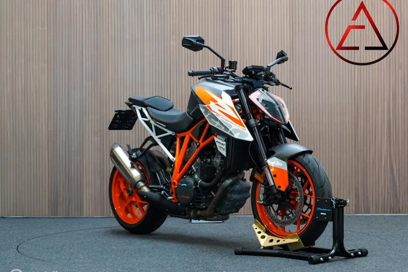 KTM 1290 SuperDuke R (2019)