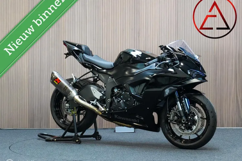 Kawasaki Ninja ZX-6R (2025)