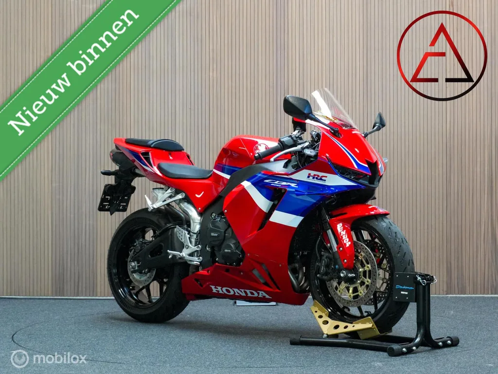 Honda CBR600RR (2024) — foto 1
