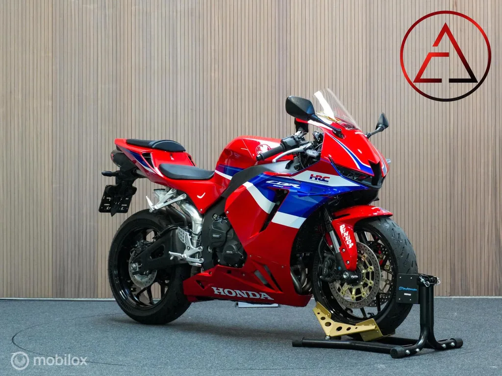 Honda Sport CBR 600RR (2024) — foto 1