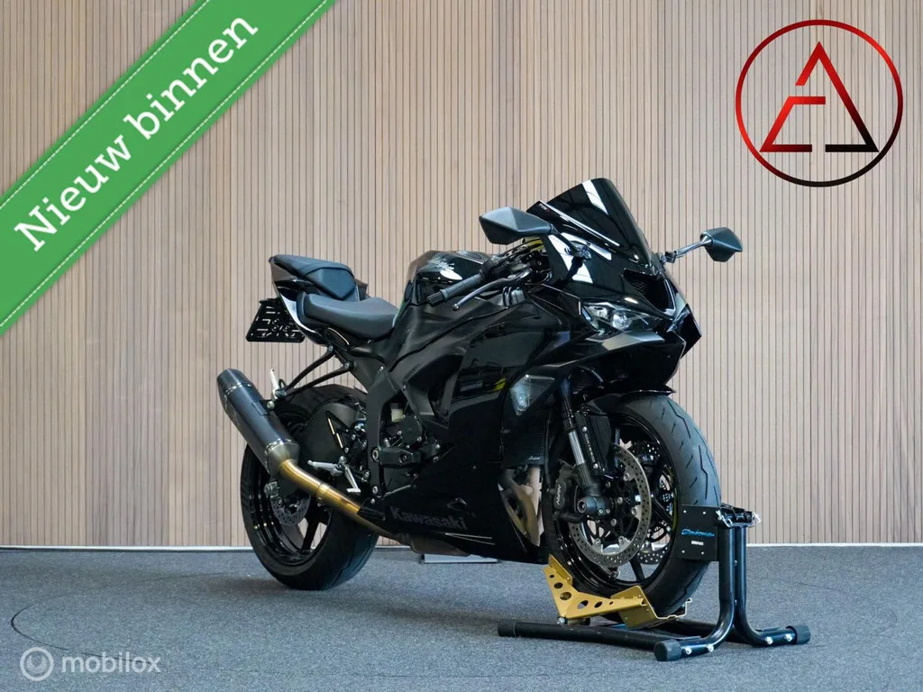 Kawasaki Ninja ZX-6R (2025) — foto 1