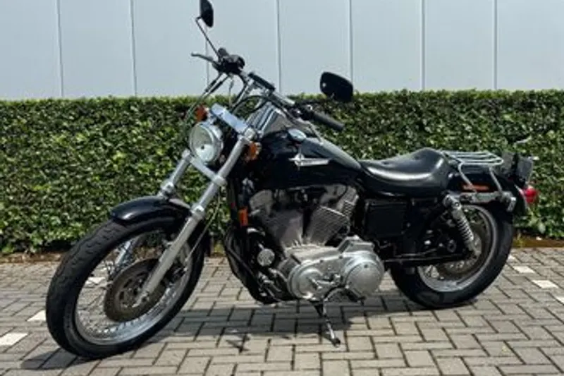 HARLEY-DAVIDSON SPORTSTER XLH 883 HUGGER (1997)