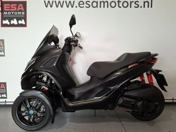 Piaggio MP3 300 HPE (2022) — foto 1